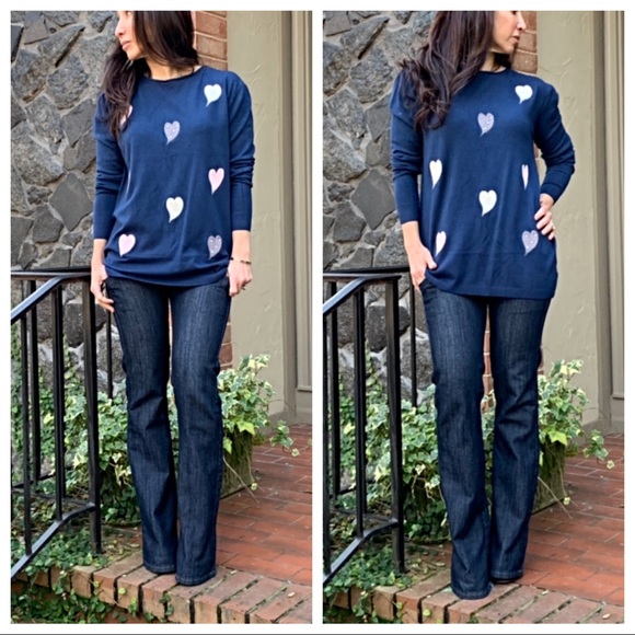 ✨LAST ONE ✨PARIS✨HEARTS SWEATER - Picture 2 of 6